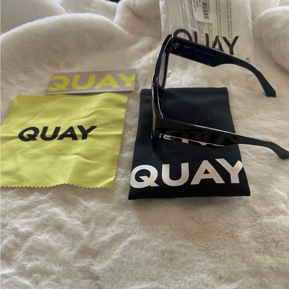 Quay Australia BY THE WAY Sunglasses - Picture 2 of 3